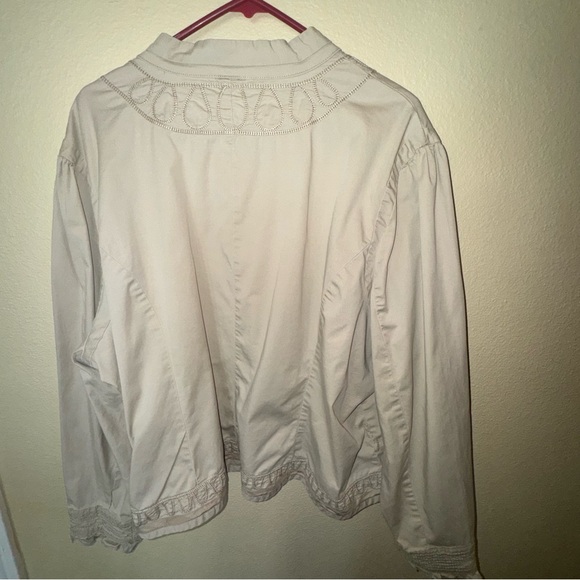 Venecia women’s plus 22/24 tan embellished jacket. Fall jacket work jacket comfy - Picture 11 of 16